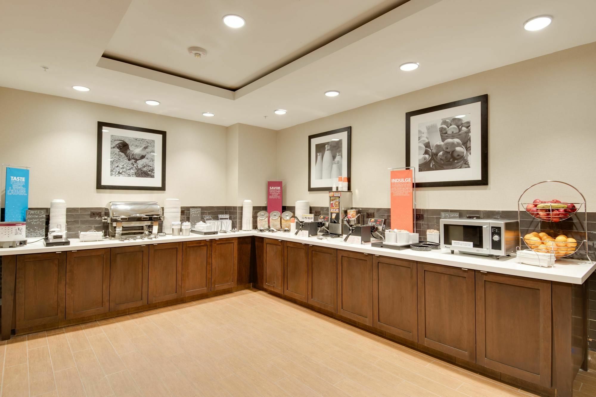 Hampton Inn & Suites Los Angeles - Glendale Exterior foto